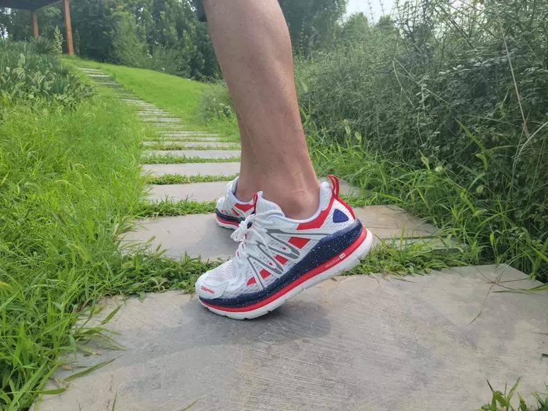 国潮摔跟头?别再崇洋媚外,试试这双真正适合中国人的跑鞋