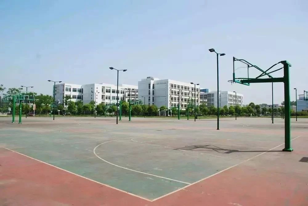 郑州中原区免费运动场地,郑州免费开放的体育场馆名单