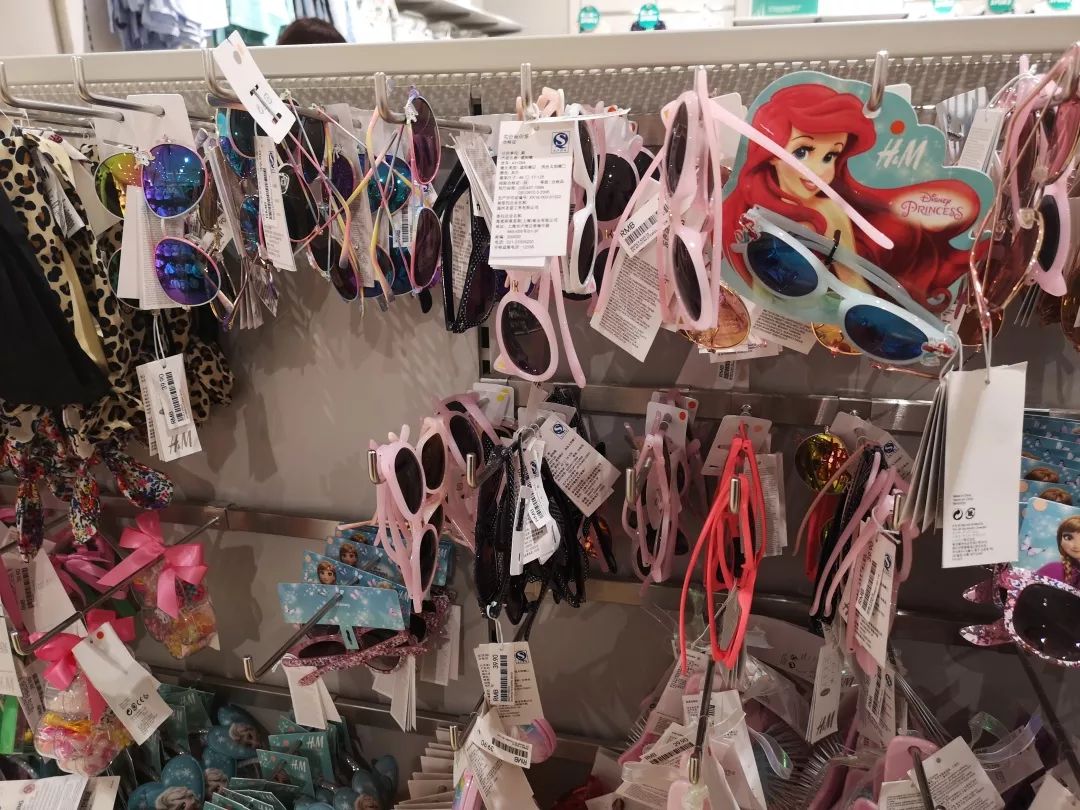 给娃挑太阳镜,孩子怎么选墨镜