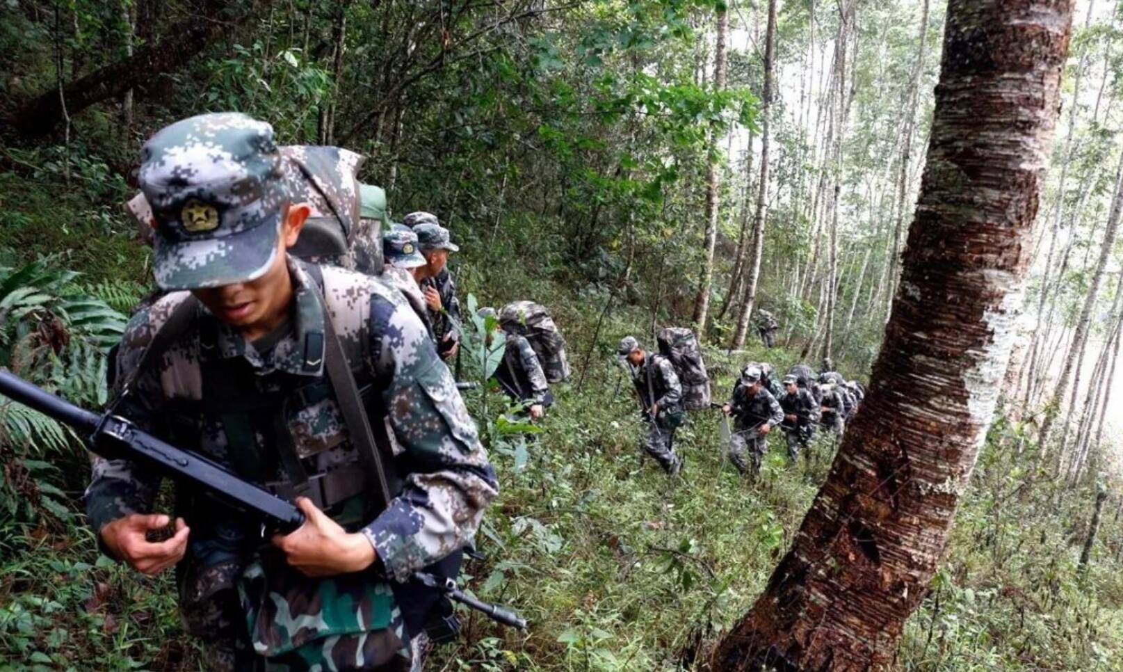 中国战术手推车亮相,为解放军山地部队解决难题,出厂自带黑科技