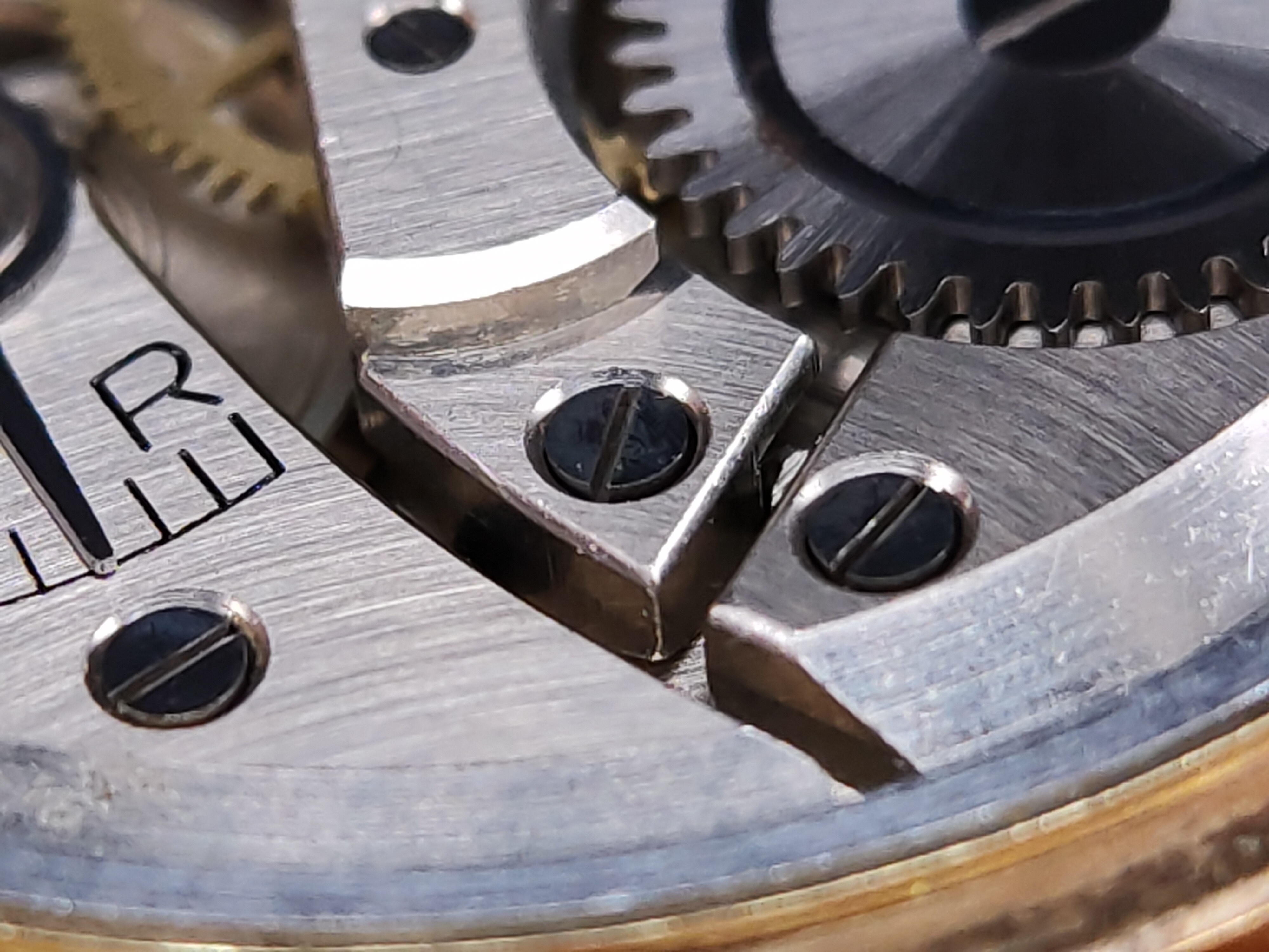 天梭哪款适合27岁男士,天梭哪个系列比较经典