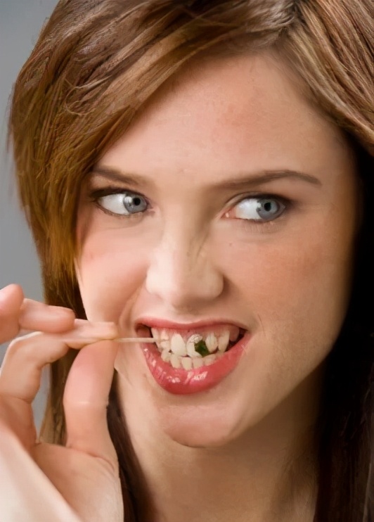 塞牙是小事？不，很可能是病，会掉牙