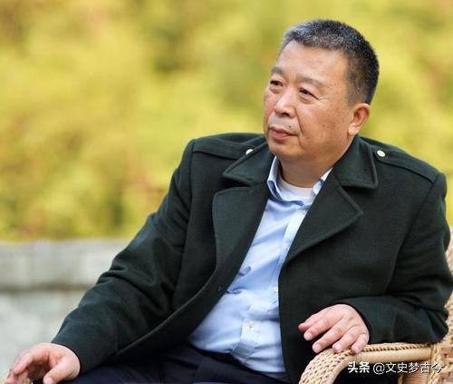 閲戜竴鍗楁暀鎺堢殑鑻﹂毦杈夌厡婕旇,閲戜竴鍗楃殑鑻﹂毦杈夌厡钁椾綔