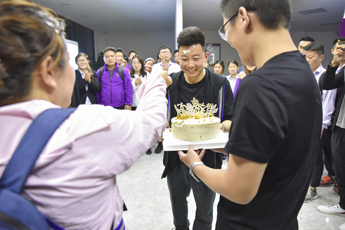 敢诺敢当,常居地产完成50公里暴走挑战