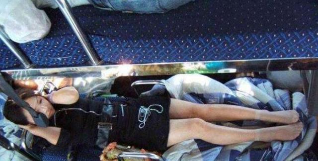 为什么女生坐火车时不能选下铺,为什么女性喜欢坐火车