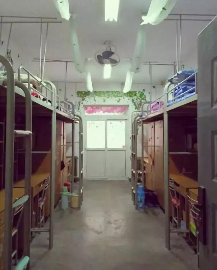 西安建筑科技大学大雁塔校区宿舍,西安高新职业技术学院宿舍