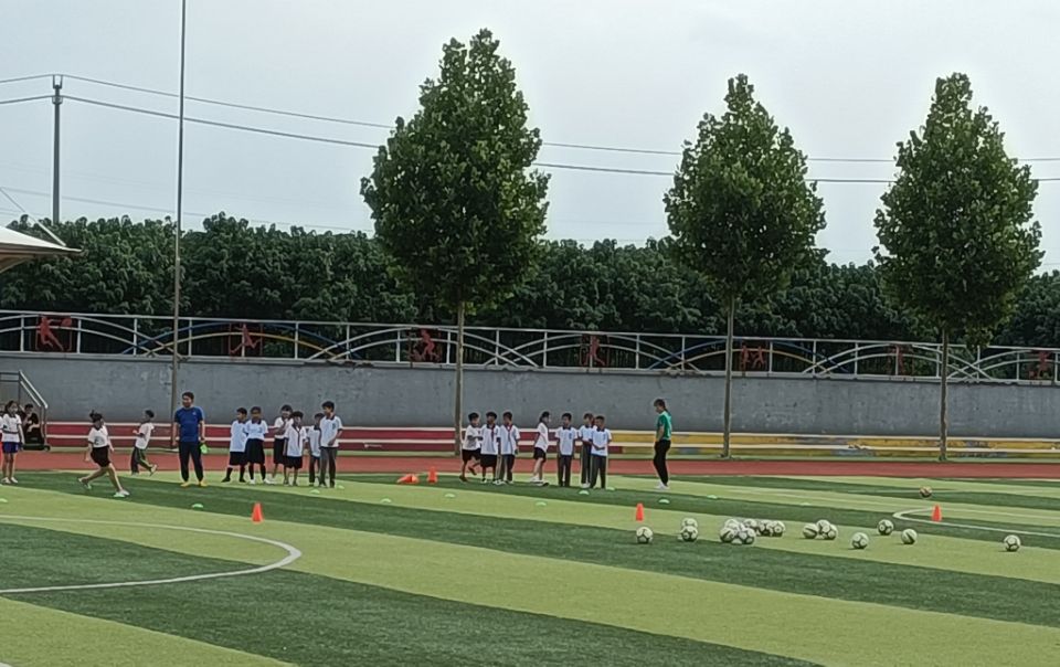 中国足球雄起的希望不在更多更好的归化球员，而在小学校园