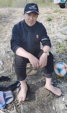 一位六旬朝鲜族球迷的国庆献礼：颠球千余公里进京