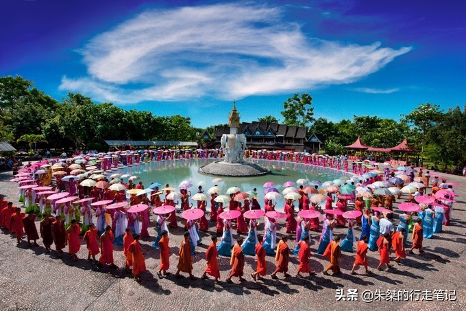 西双版纳泼水节攻略,西双版纳傣族泼水节和广西泼水节