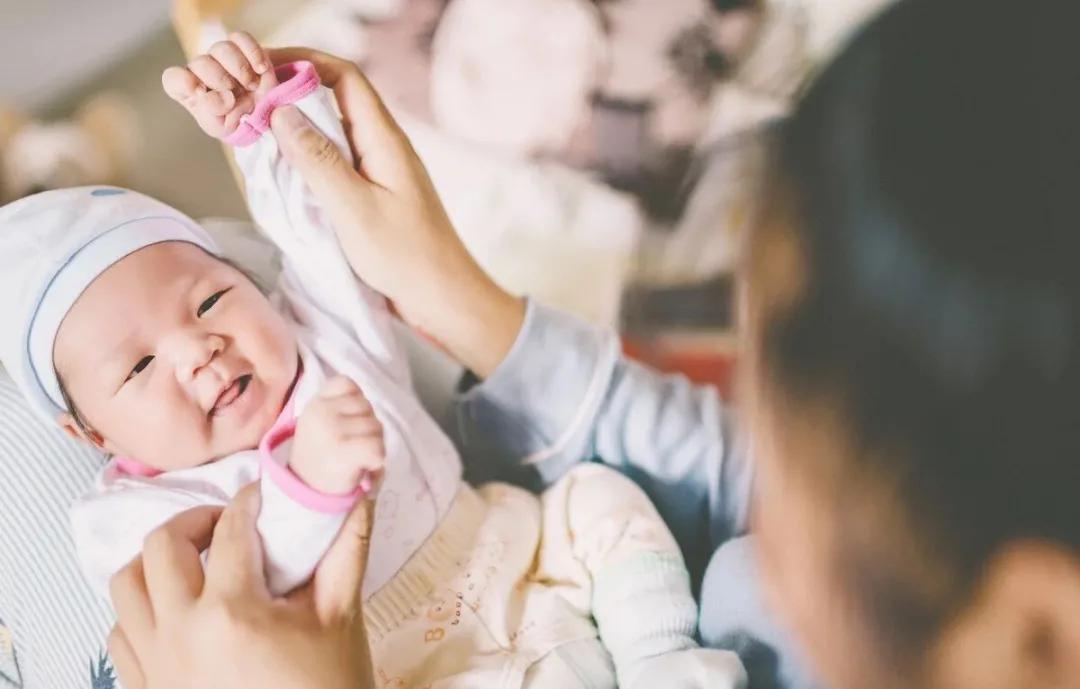 婴儿的满月头发怎么处理有讲究吗,满月剃头风俗习惯