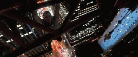 裸奔、蒙眼飙车、卧轨、这电影真刺激！