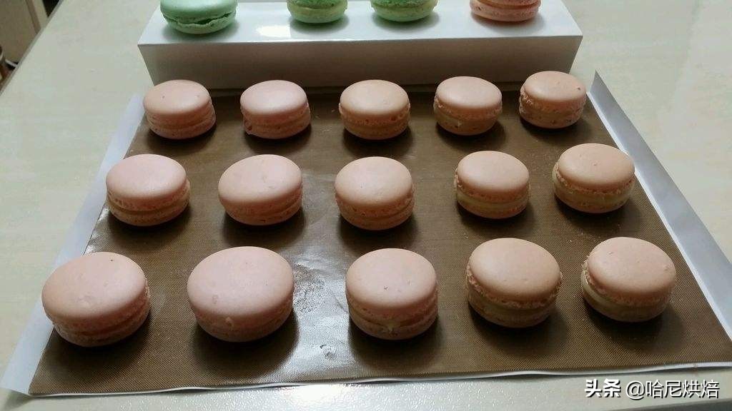 马卡龙为什么都是22年生产的,意大利马卡龙生产线