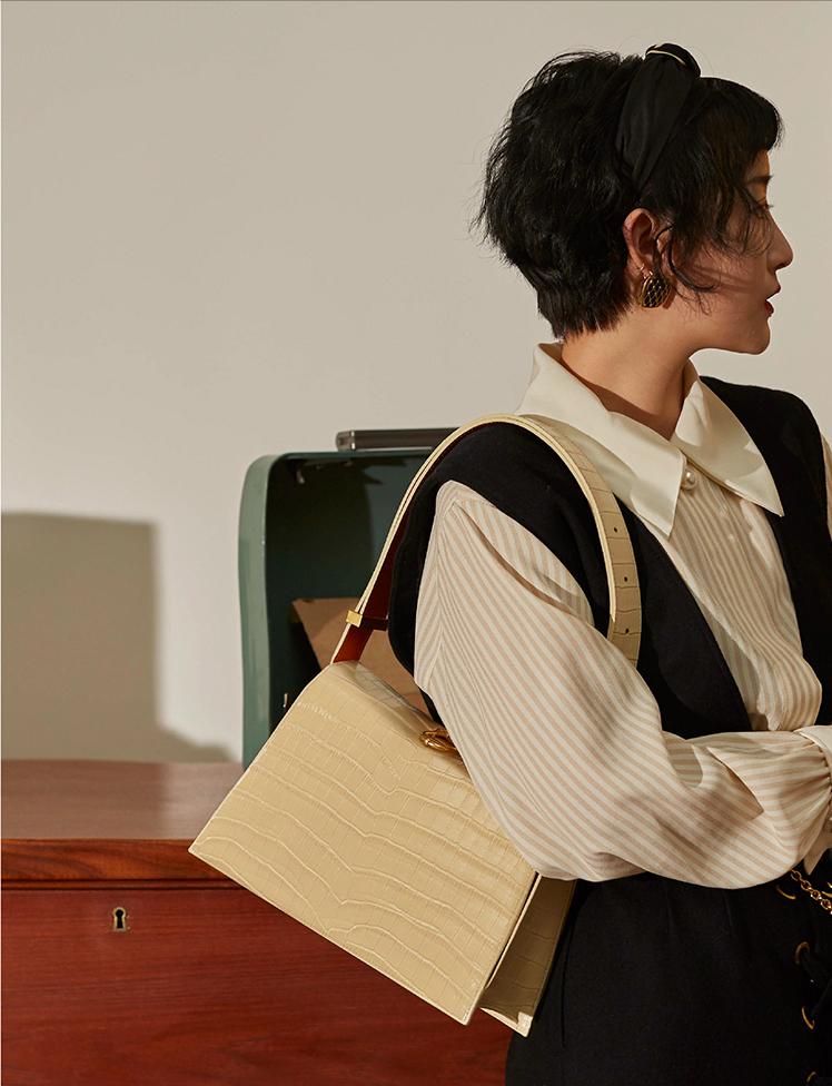 包包对于时尚的重要性,单肩包在穿衣搭配起的作用