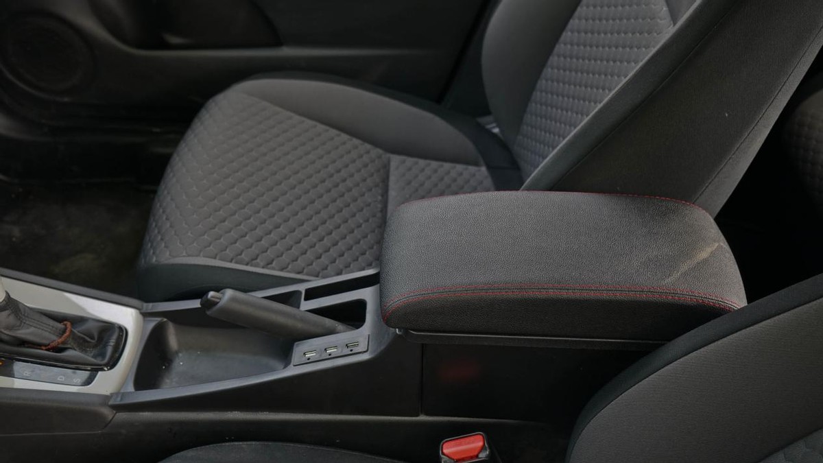 新版飞度空间,说一下04款飞度的空间