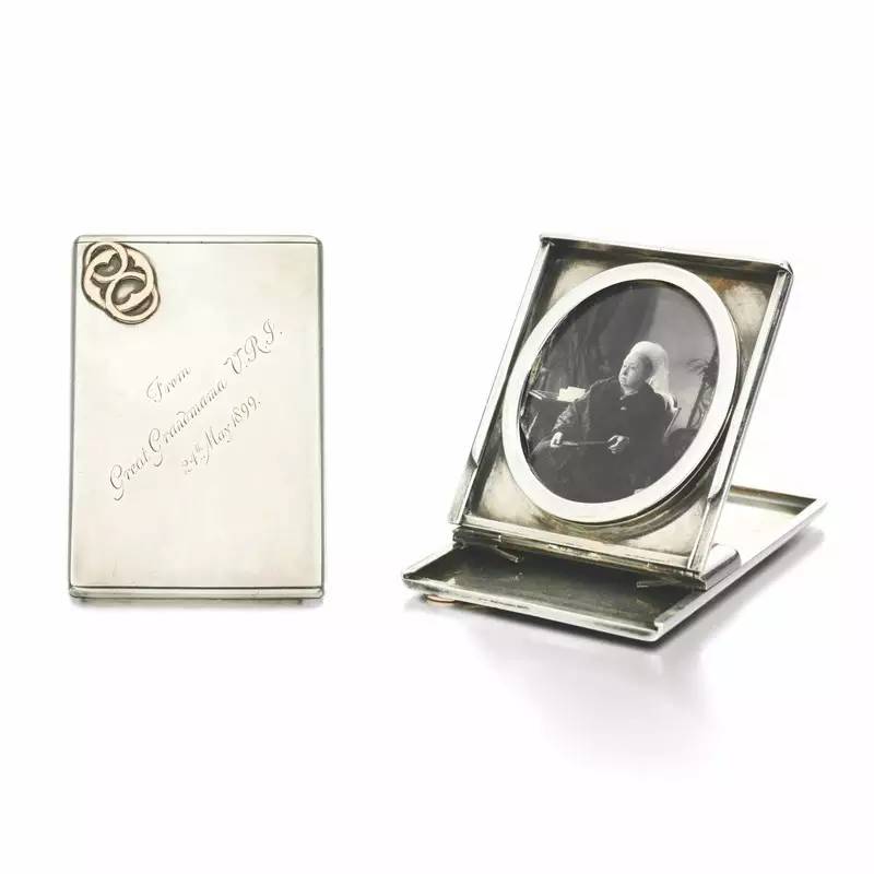 英国历史上最禁断的爱恋：国王退位，只为与她成婚