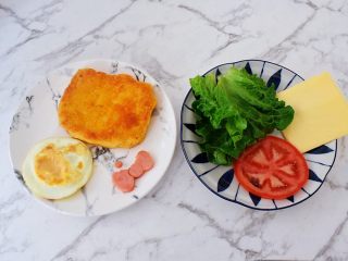 把饭做成汉堡,用鸡蛋做迷你汉堡好吃又好看