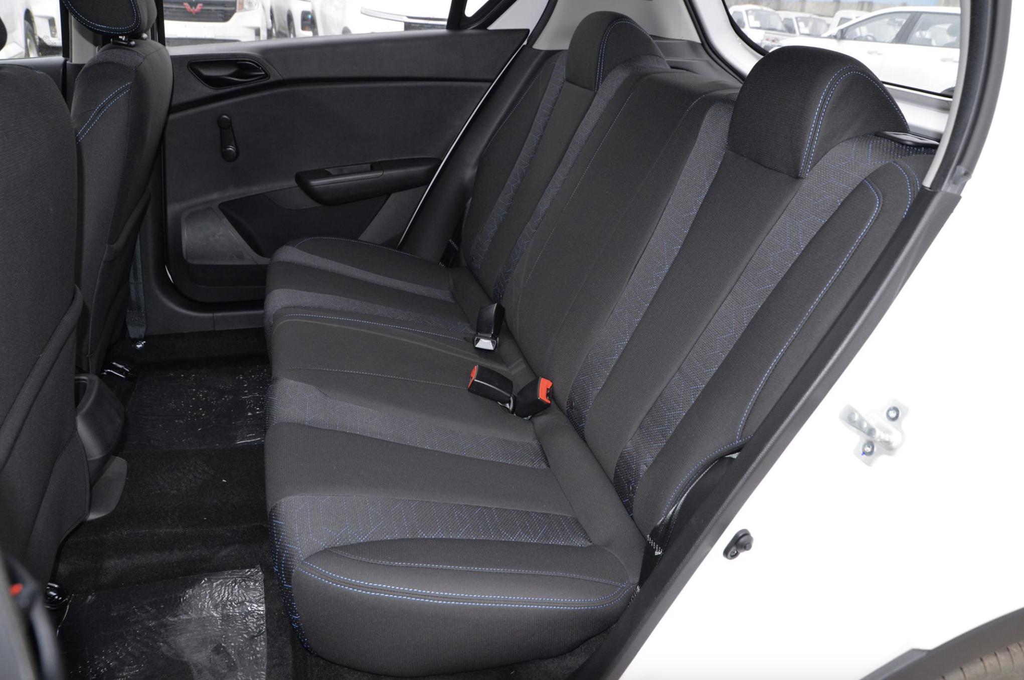 最新款飞度两厢车,最新款飞度两厢