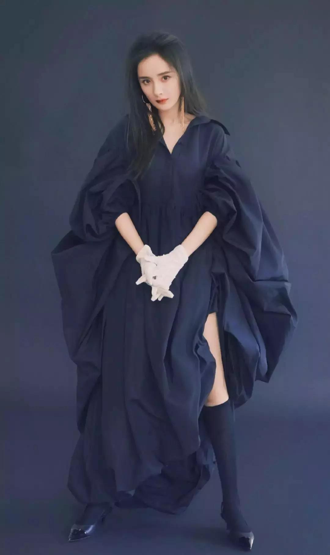 拆开刚买的小腿袜，男朋友特严肃的问：是不是打算饭后去踢个球？