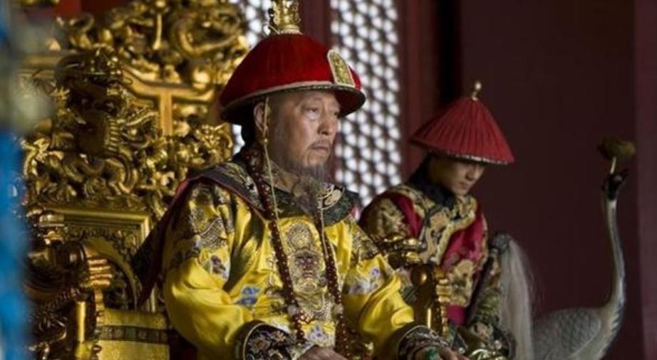 乾隆禅位给嘉庆和珅慌了,乾隆禅位嘉庆和珅