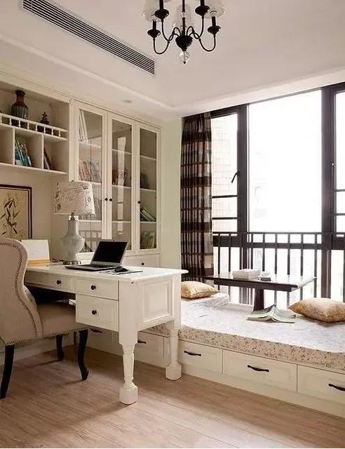 多功能小卧室的首选—榻榻米床加连体柜带书桌书柜