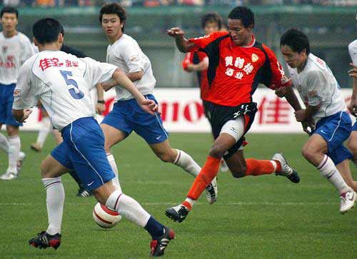 2006年的鲁能联赛回顾,重温鲁能2010夺冠