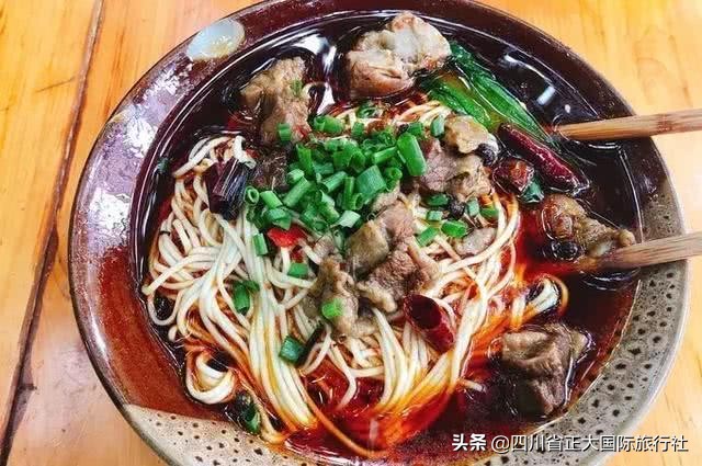 吃货们千万不要错过的昆明美食街,女吃货们打卡长沙网红美食街视频