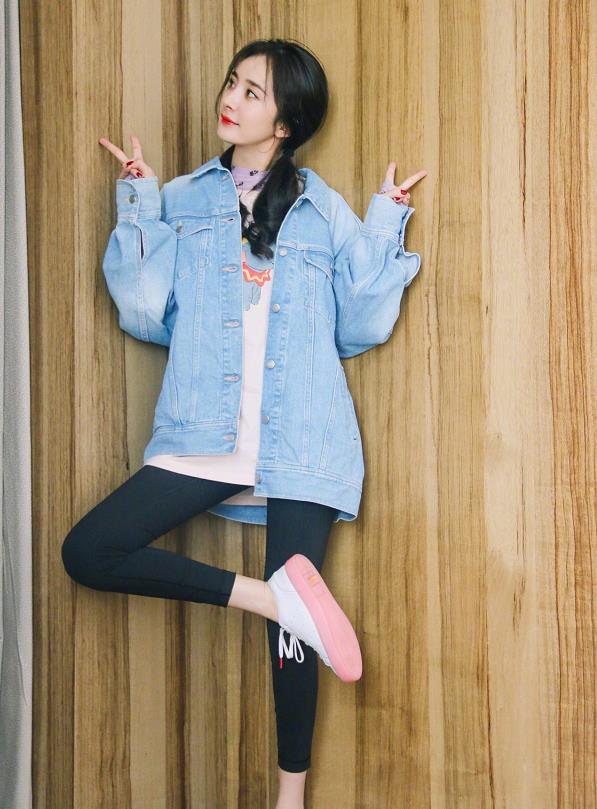 杨幂无奈的表现,杨幂耿直