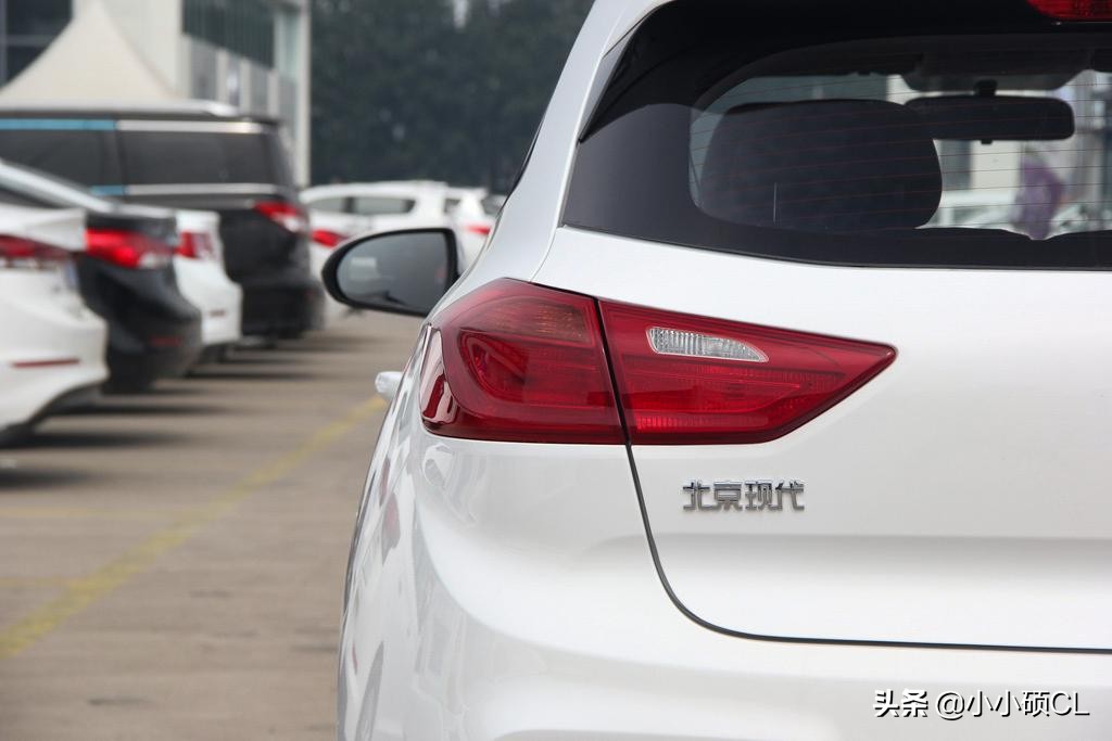 韩系车的颜值真的好看吗,现代悦纳rv手动车主真实感受