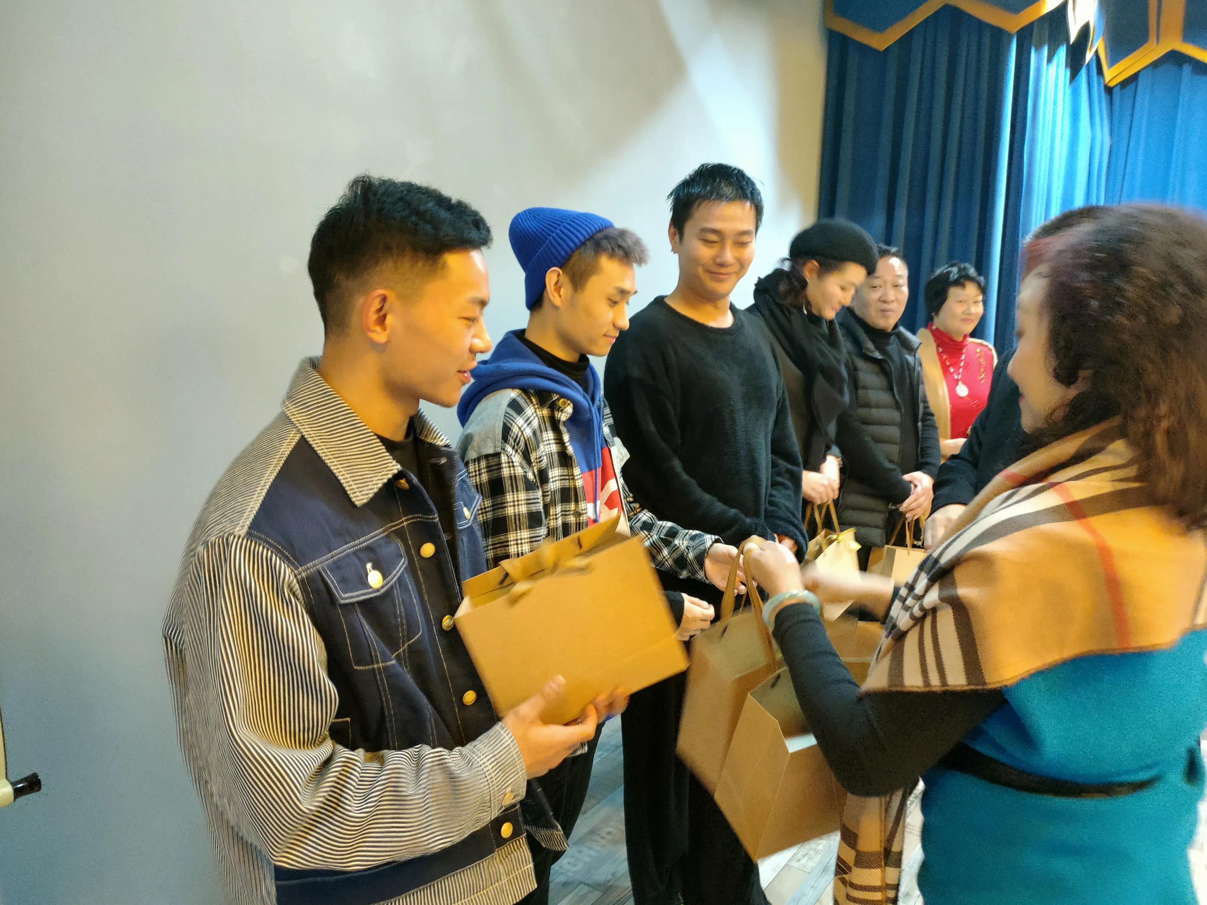 2021年的扭转乾坤的图片,扭转乾坤2020