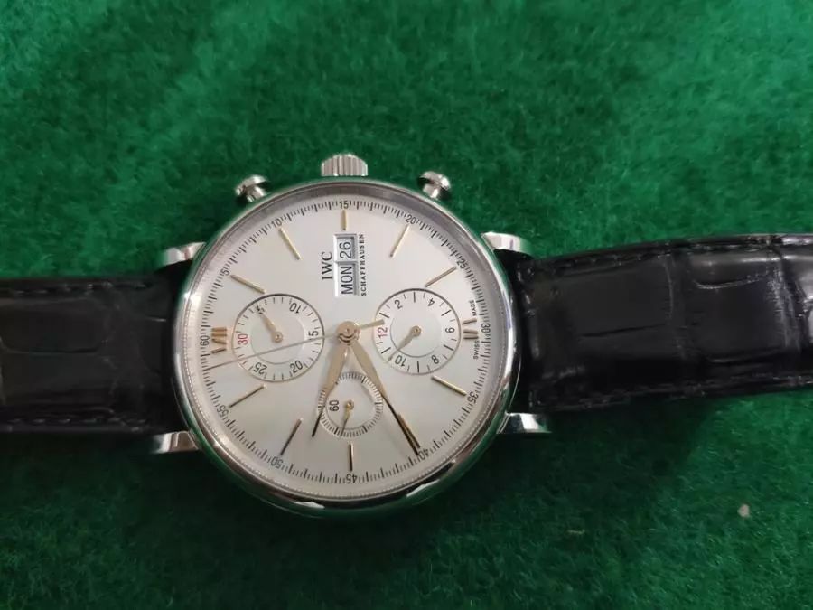 江诗丹顿手表外包装盒子很值钱吗,江诗丹顿手表全套包装