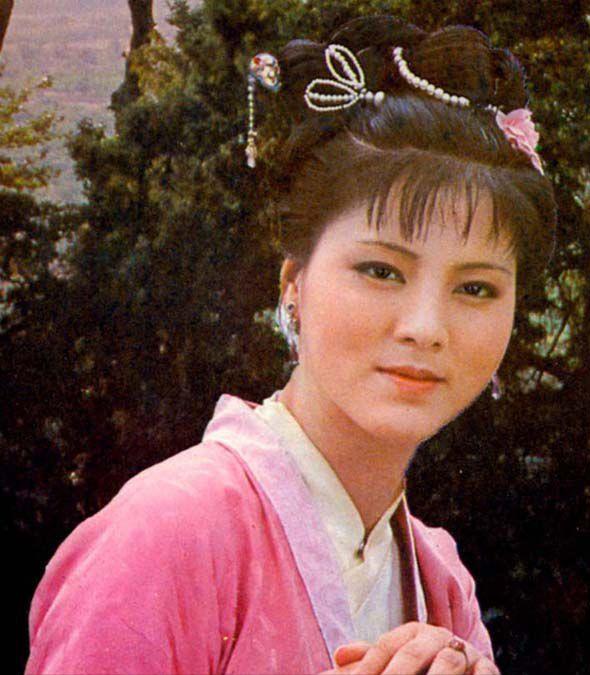 晴雯的死因是因为袭人告密吗,晴雯芳官怎么样了