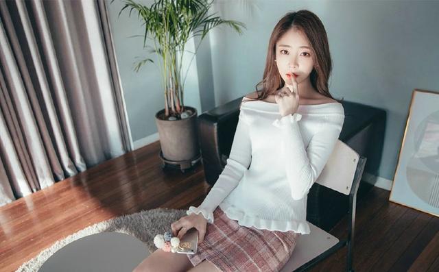 指尖温婉一份岁月静好,茶韵氤氲一眸低眉浅笑