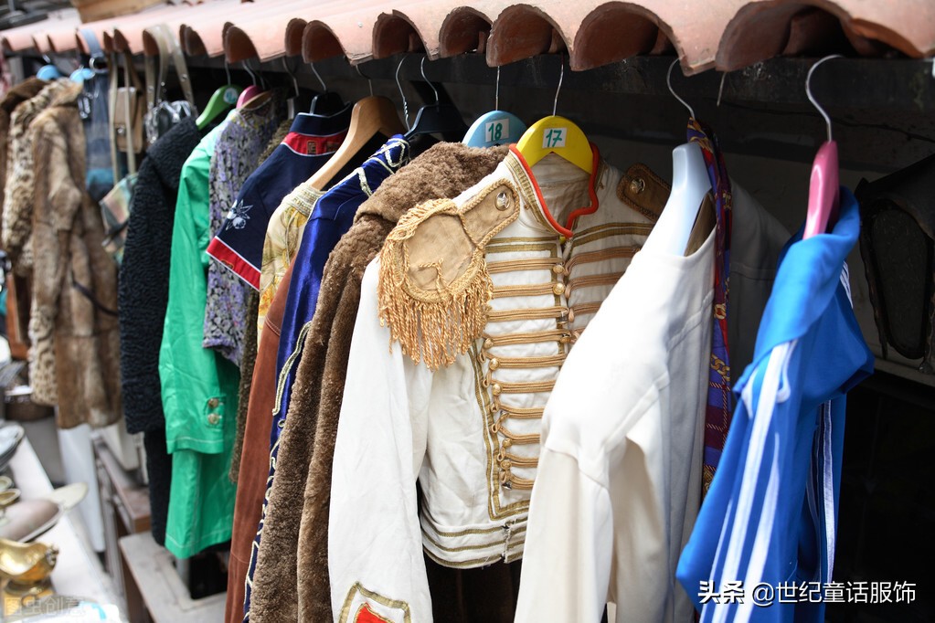 快手卖衣服如何推广,卖服装抖音和快手哪个好做点