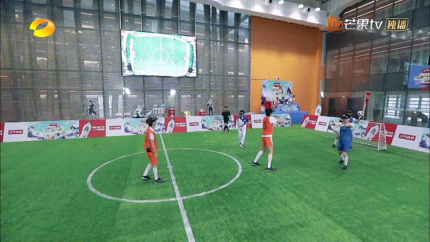 元气满满的哥哥杨洋魔性动作,元气满满的哥哥杨洋空中一字马