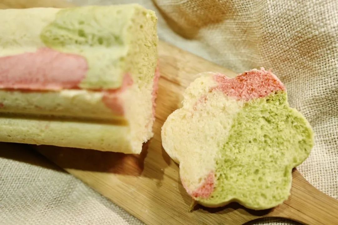 万人定闹钟早起云约早饭，为了去世界各地摆摊卖小吃做准备