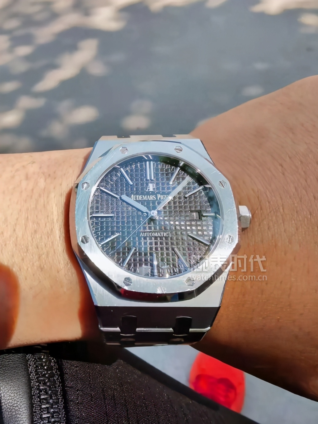 打工人手上适合戴什么,打工的一般戴什么表好点