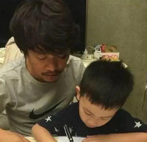 王子豪是不是王宝强亲生的,王子豪是王宝强的亲生儿子吗