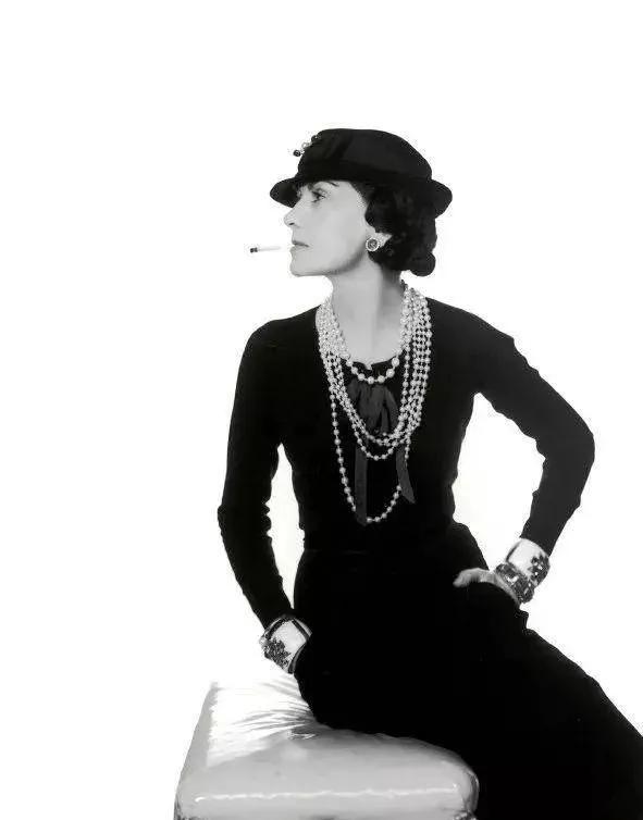 服装设计师有名人物,服装设计顶级设计师