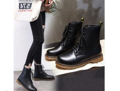 马丁靴英伦风和通勤风有什么区别,百搭商务休闲马丁靴