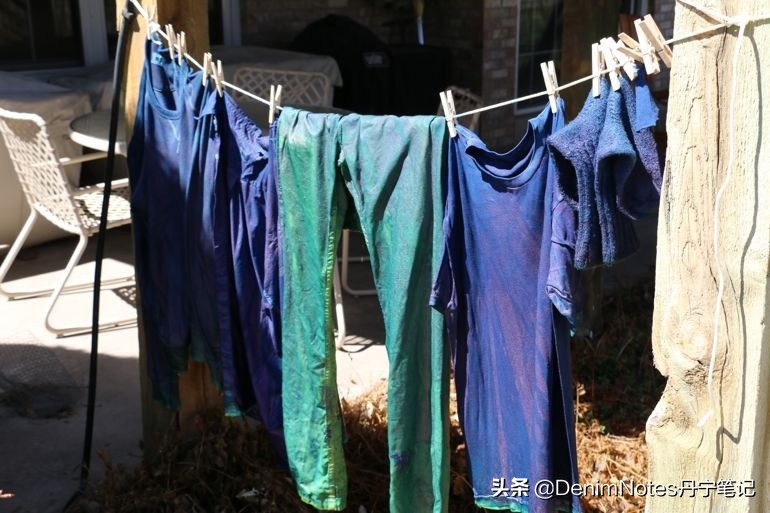 牛仔裤褪色了可以重新染色吗,牛仔裤褪色一般是什么颜色