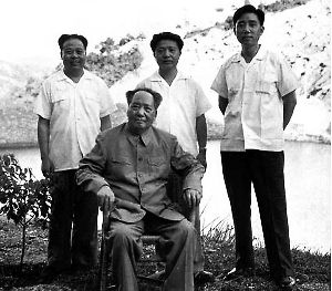 毛主席逝世后，留下的财产如何处理？李敏回忆：我拿走了八千块