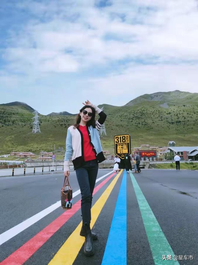 爱到处去玩的性格,成都夫妻开汉ev