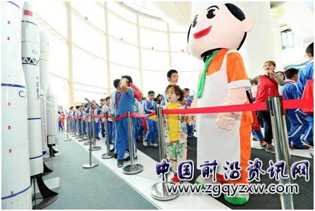 深圳五一灯光秀市民广场,深圳街头时尚秀