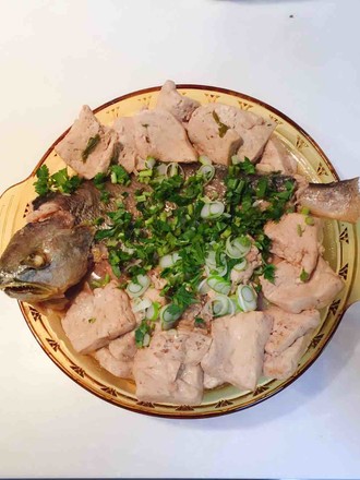 这样炖出来的鱼汤保证鲜美肉嫩,鱼汤怎么炖才能让汤好喝鱼好吃