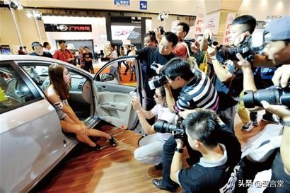 十个大灯一辆车,十几块的汽车大灯