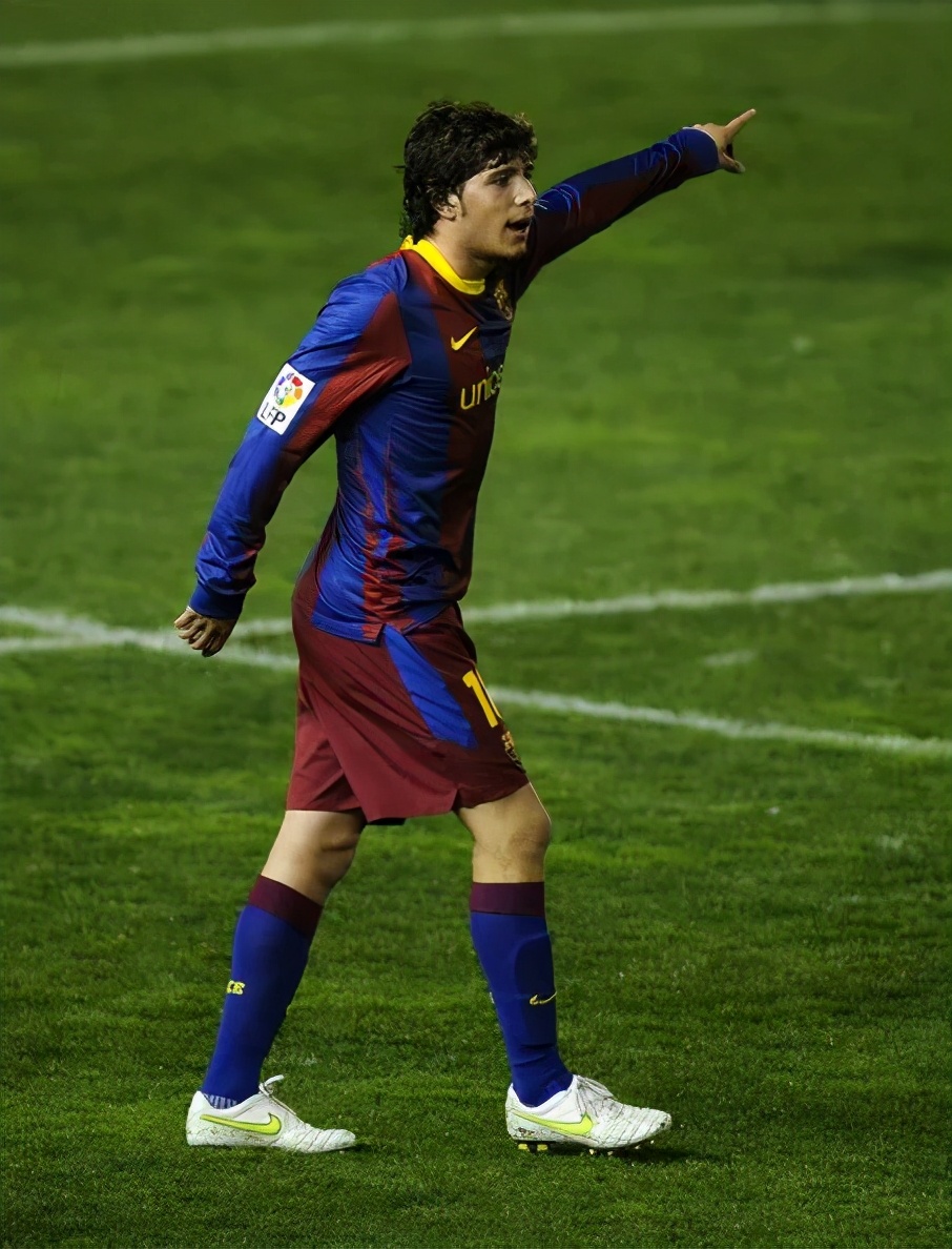 罗贝托凭啥在巴萨立足,罗贝托巴萨一线队首秀
