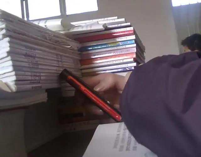 对不起今年我高三,不好意思我高三了表情包