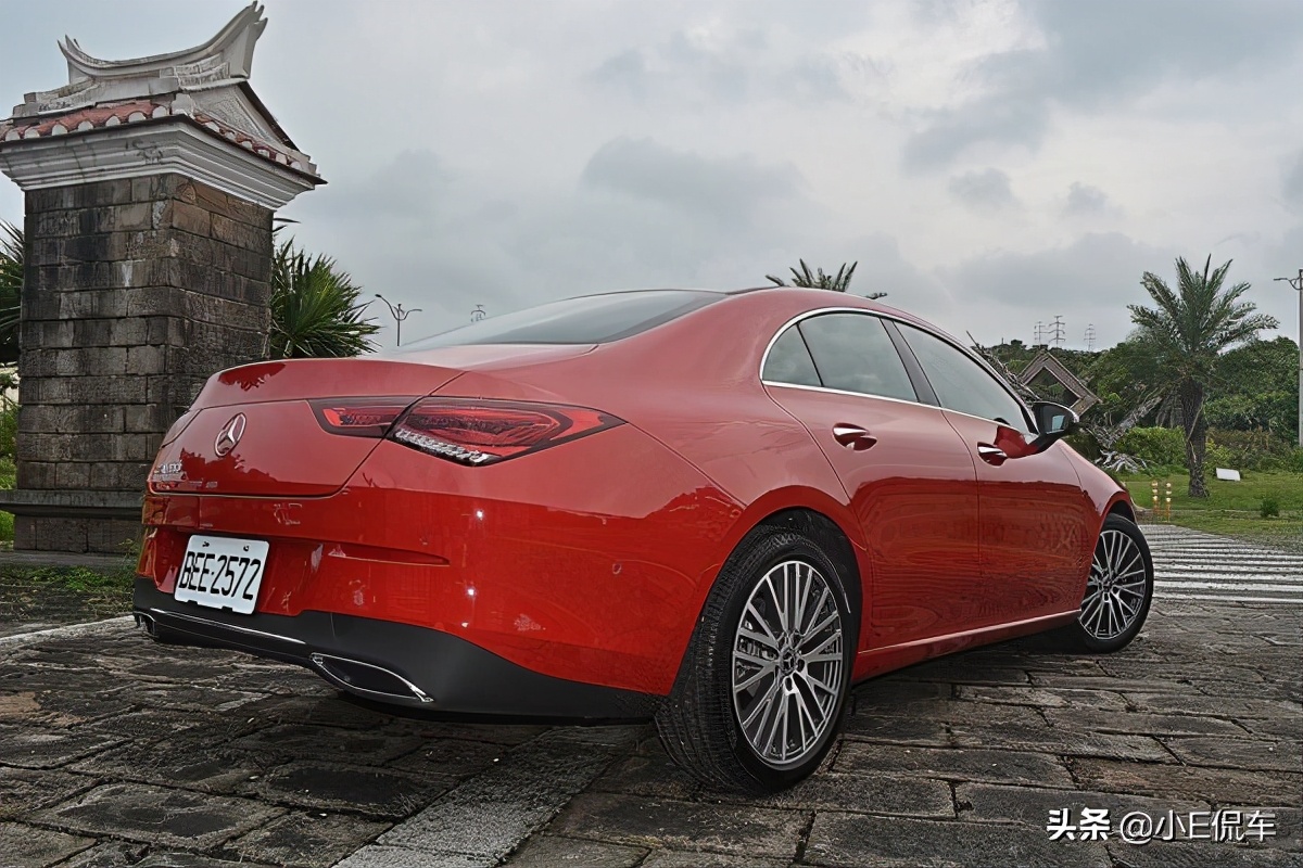 奔驰cla200动感和时尚的区别,新款奔驰cla200试驾视频