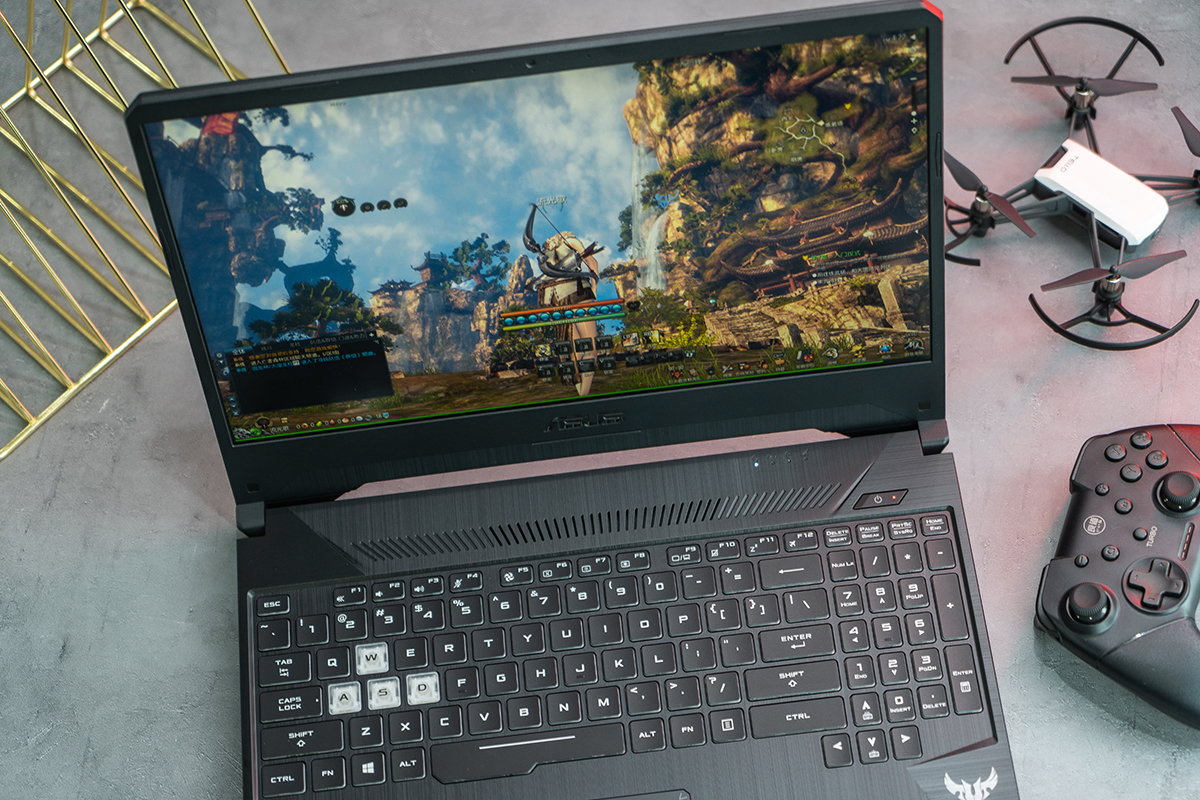 华硕的飞行堡垒7真的很差吗,打着上网课的名义玩游戏