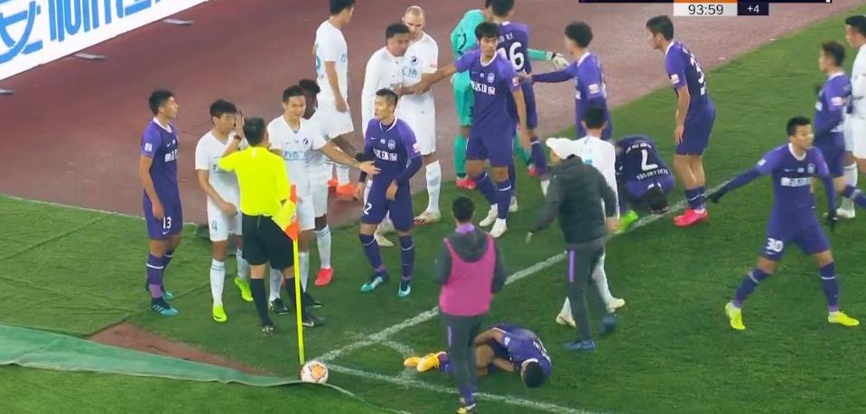 红牌大战中超,中超3张红牌